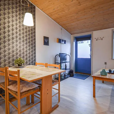 1 Bedroom Cozy In