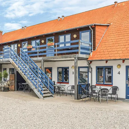 One-bedroom In Apartment *